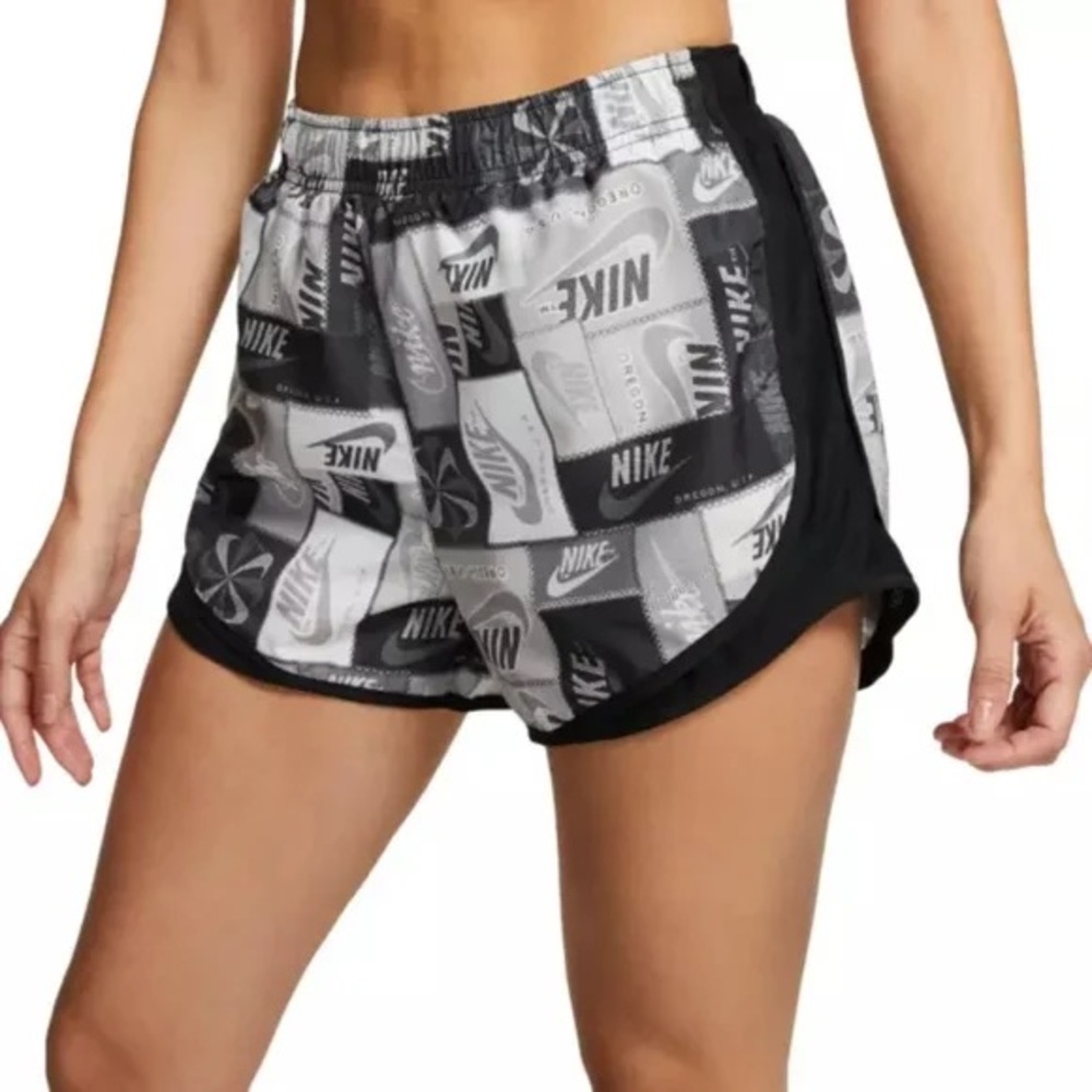 Nike Women's Athletic Shorts in Black and Gray